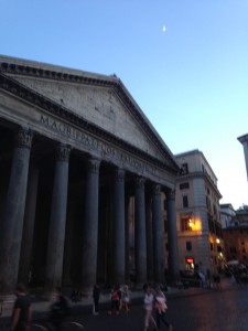 Rome 2 Pantheon at night with chip of moon
